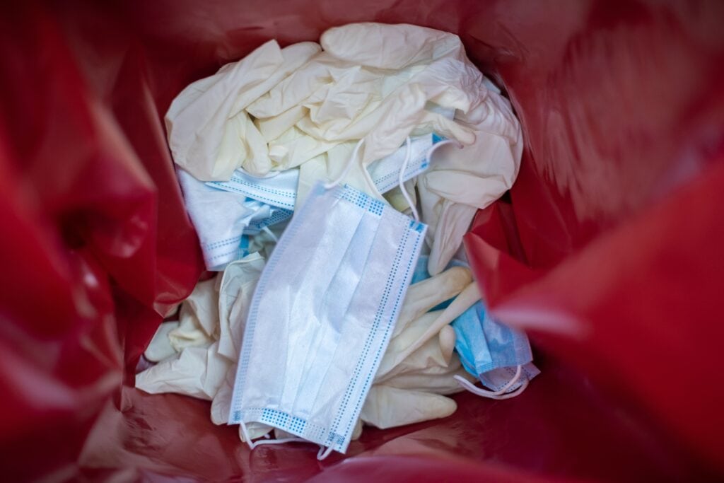 Bolsa de plástico para resíduos sanitários. Grupo II: Residuos sanitarios no específicos