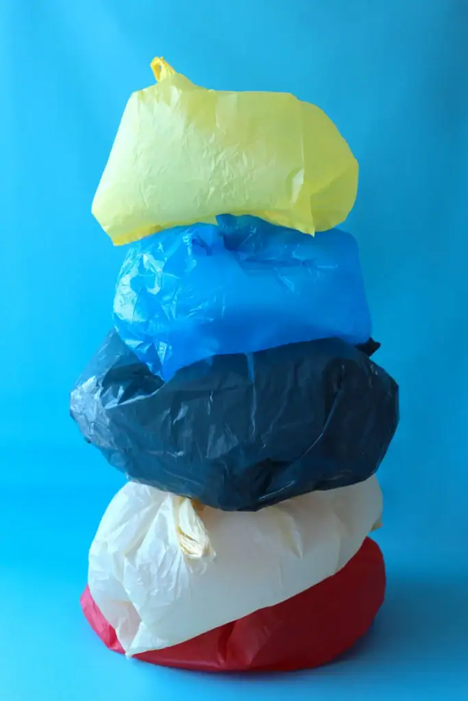 Diferentes tipos de bolsas de basura para empresas de limpieza